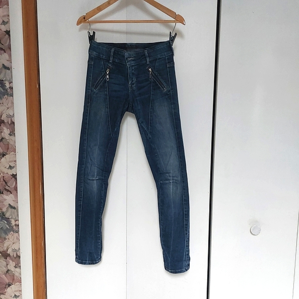Guess Dark Blue Skinny Jeans with Zipper Details - Picture 5 of 8